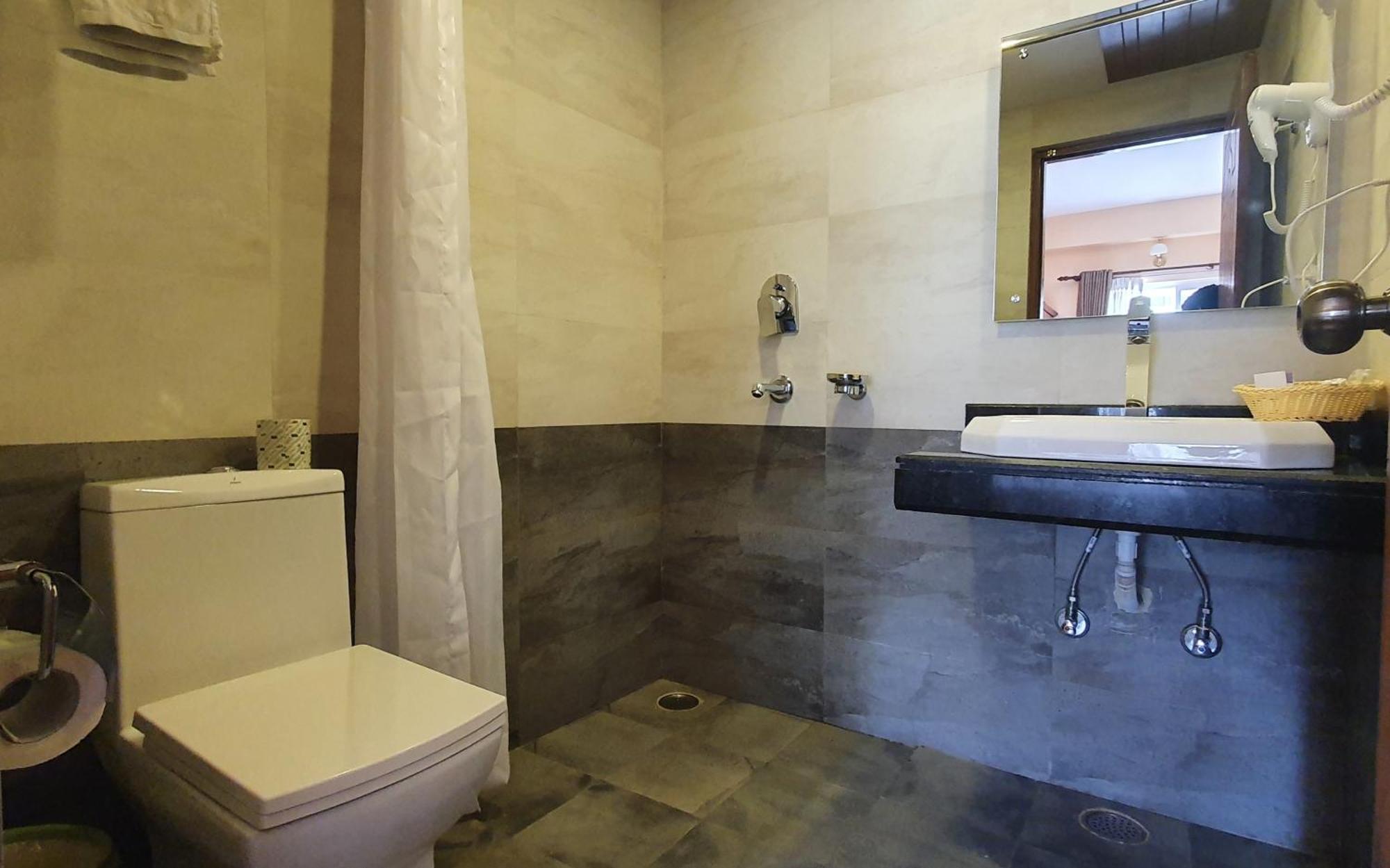 Hotel Lake Shore 포카라 객실 사진