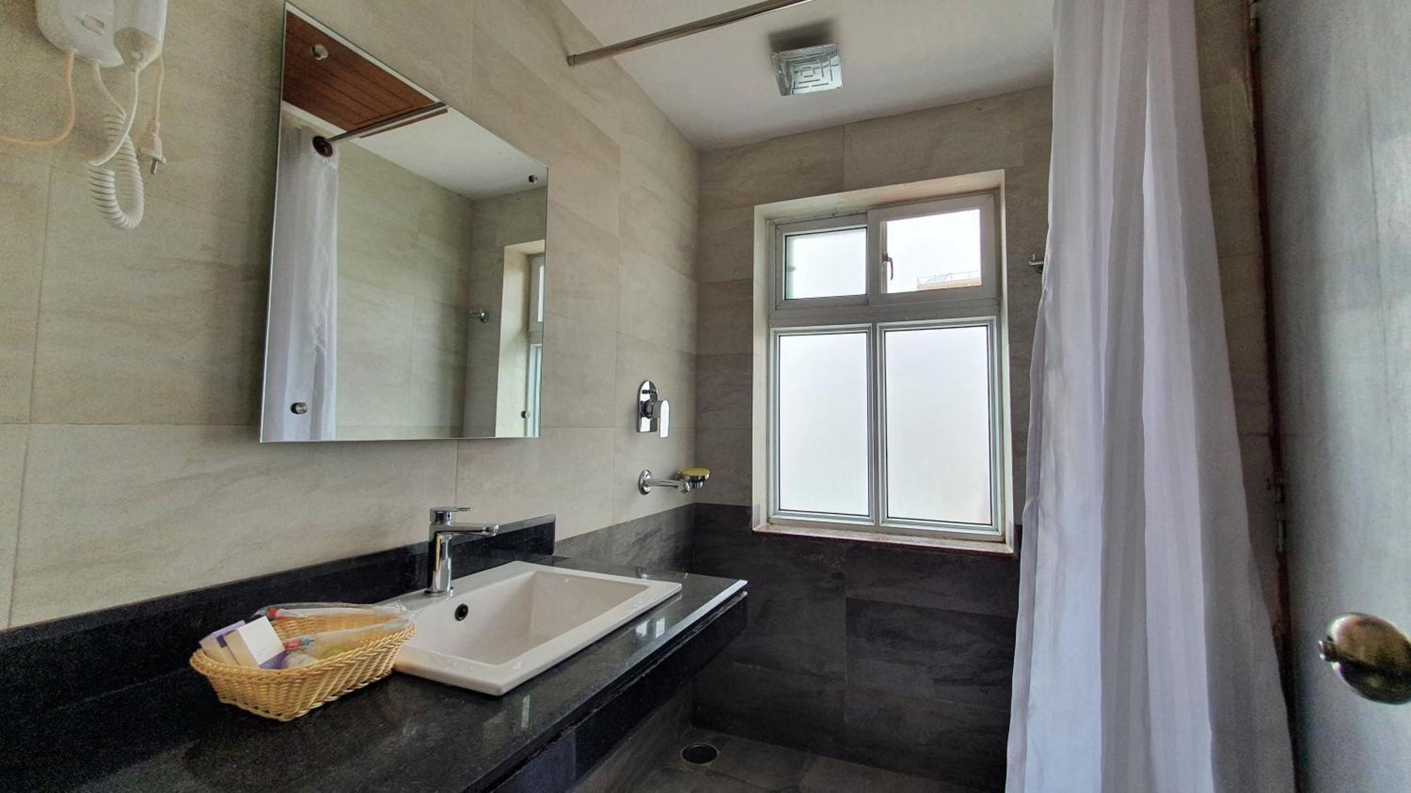 Hotel Lake Shore 포카라 외부 사진