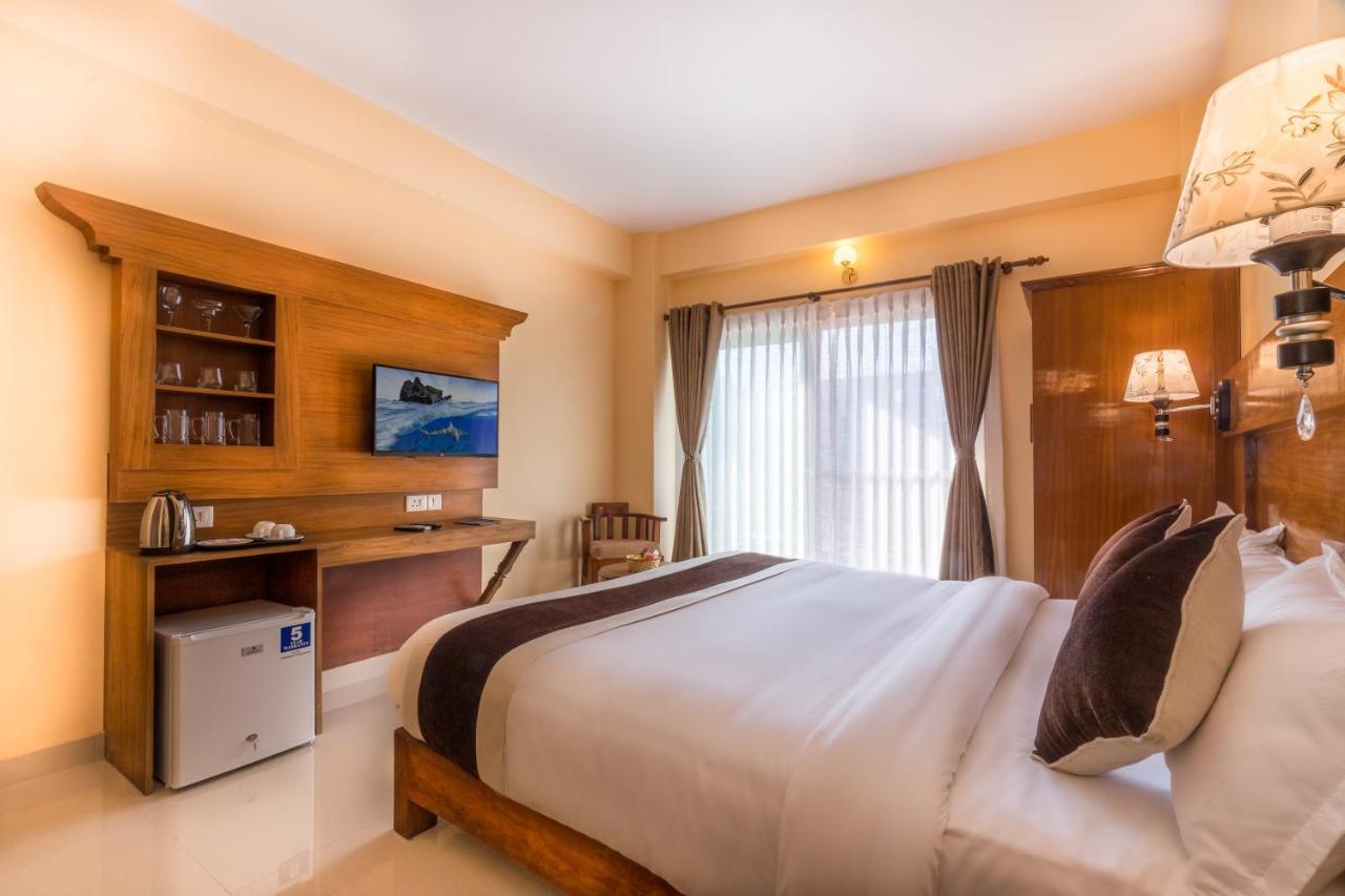 Hotel Lake Shore 포카라 외부 사진